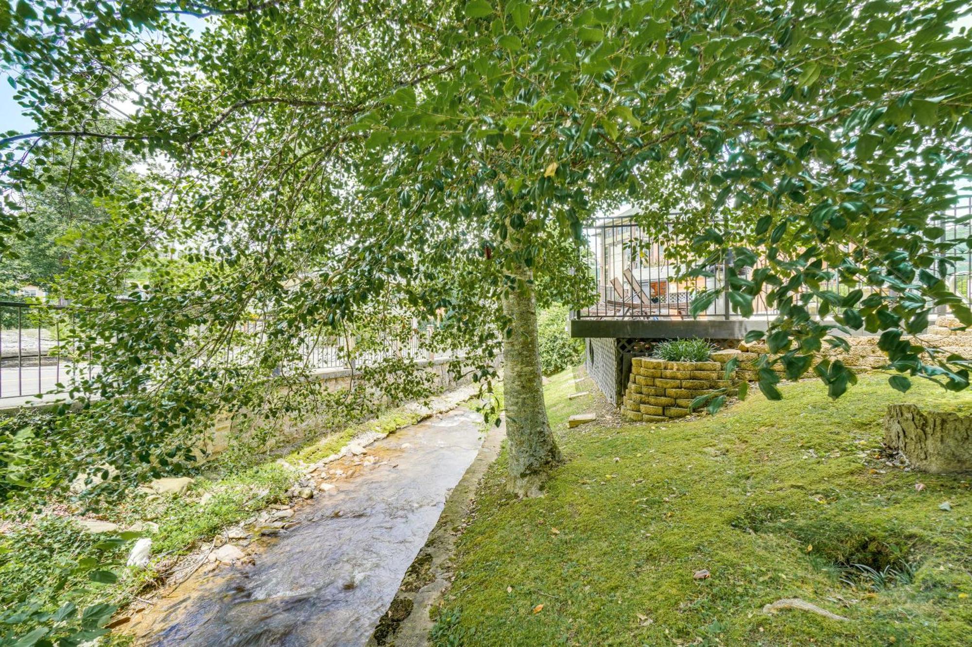 Downtown Gatlinburg Condo With Mountain-View Balcony ภายนอก รูปภาพ